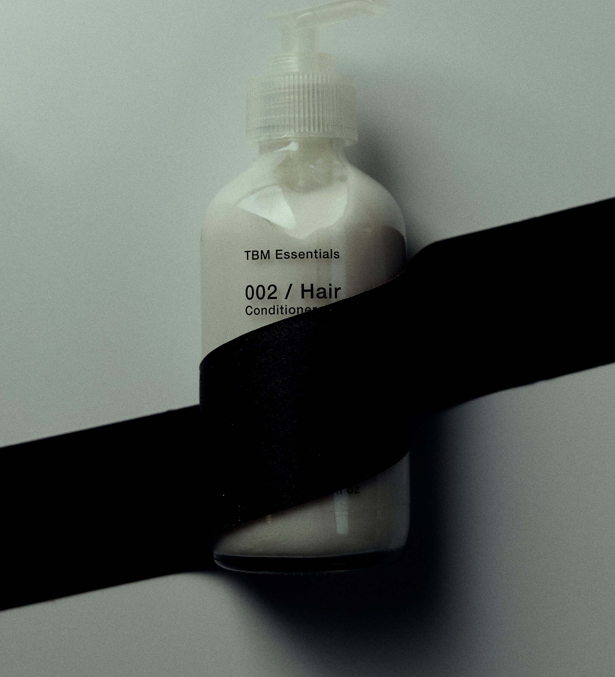 Lightweight men's conditioner glass bottle